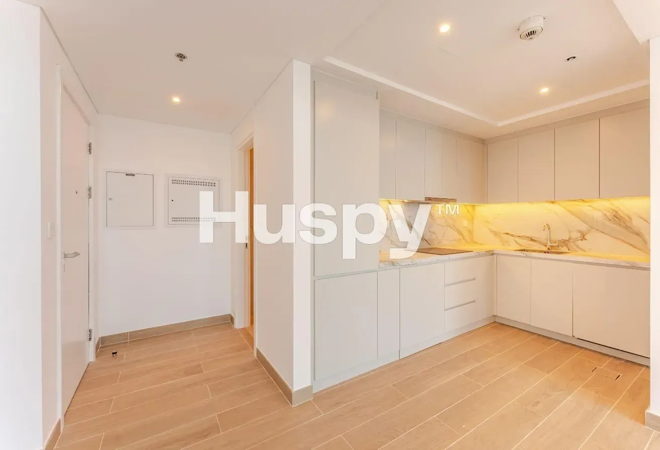 Upgraded | Front And Centre Unit | Marina View
