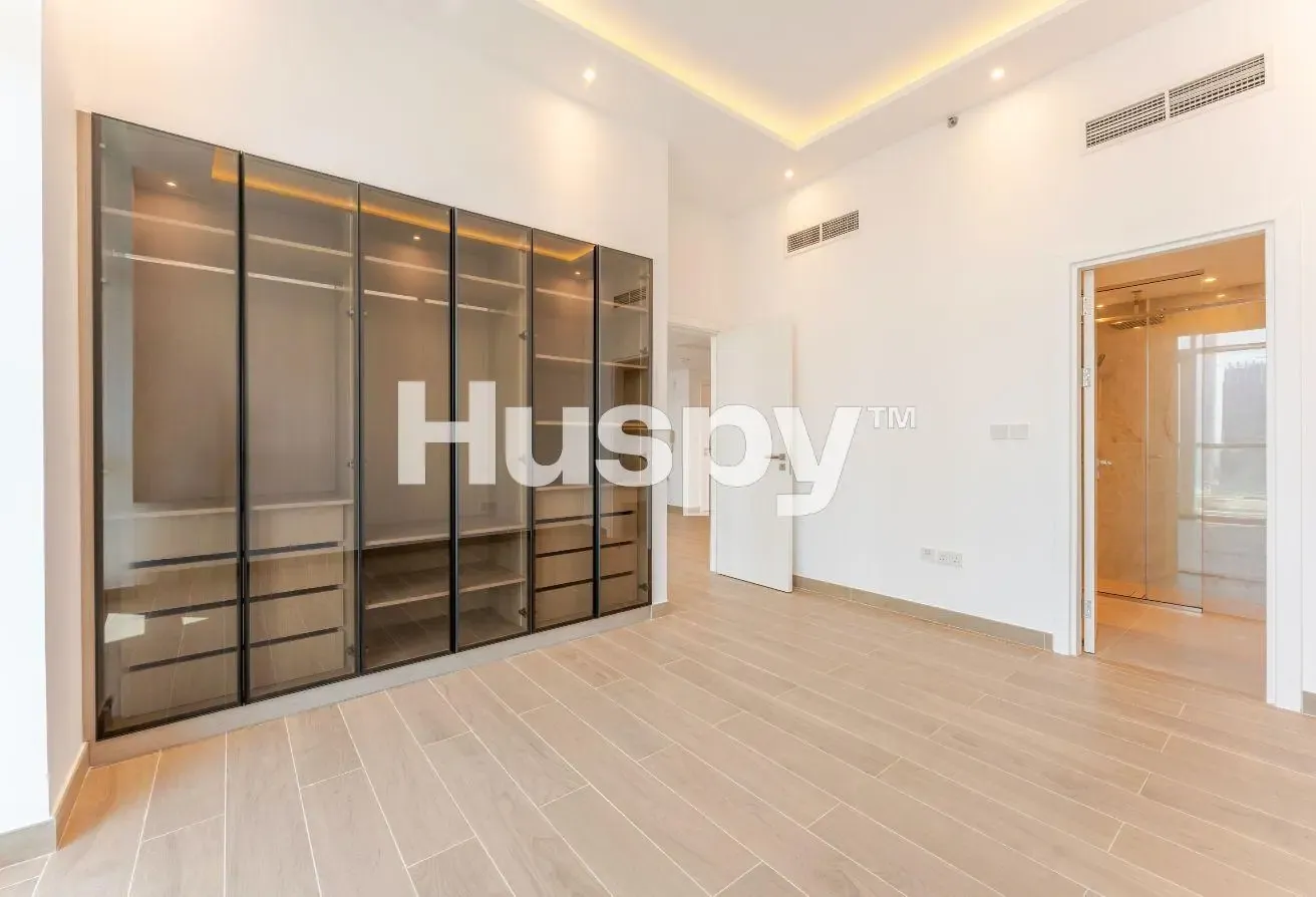 Upgraded | Front And Centre Unit | Marina View
