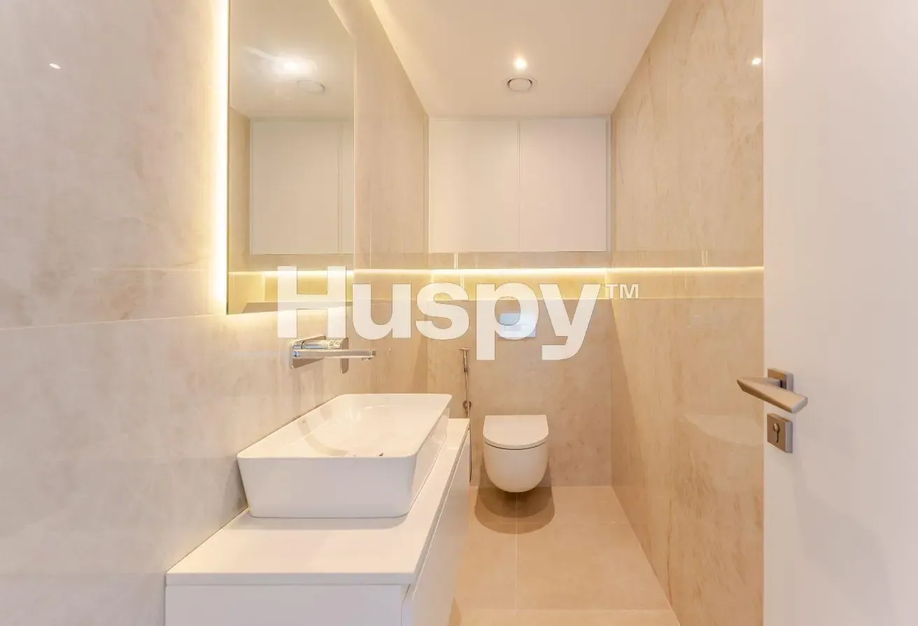 Upgraded | Front And Centre Unit | Marina View