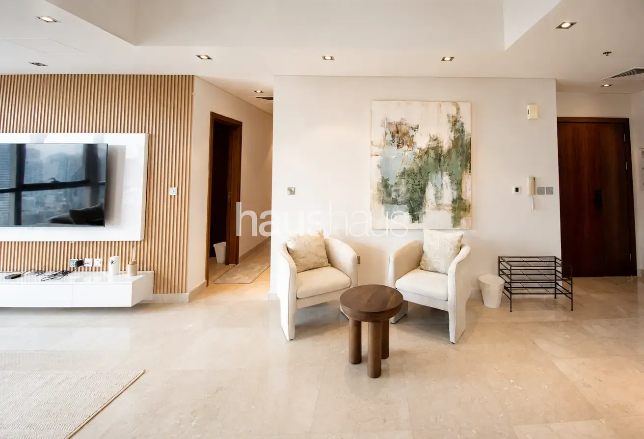 Rare Duplex | Vacant | Full Marina Views