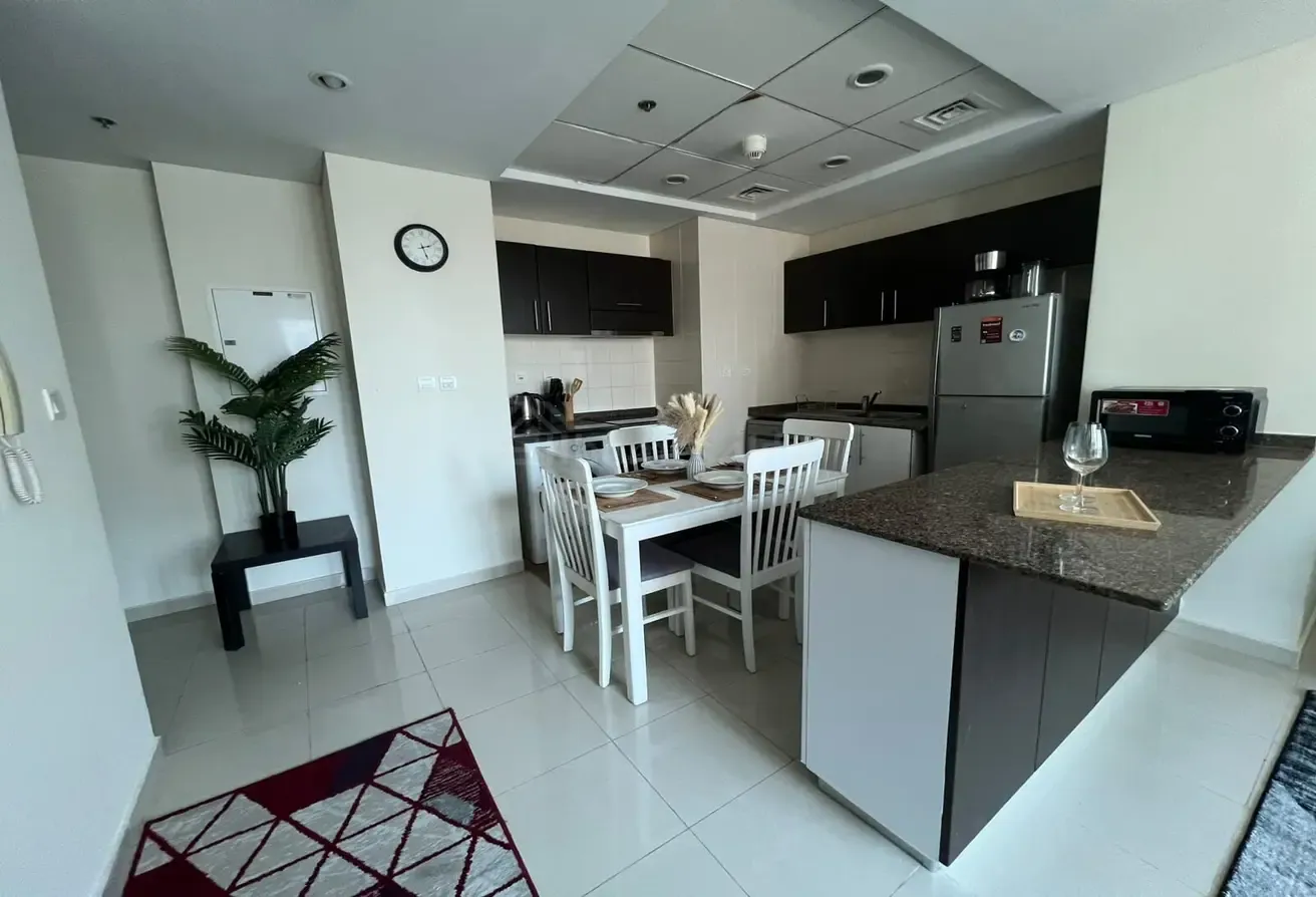 Vacant | Spacious | Skyline View