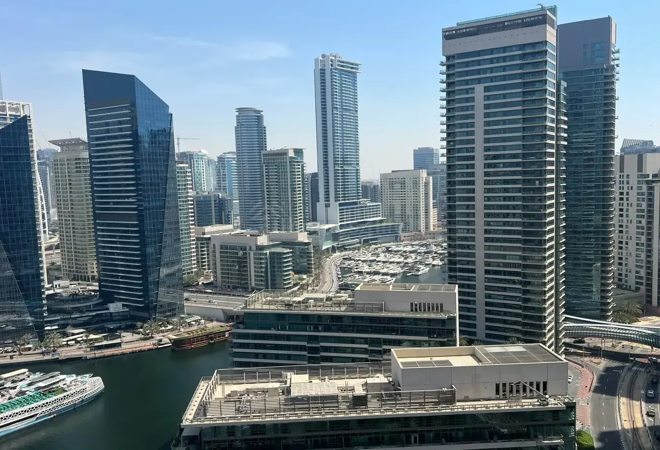 Vacant | Spacious | Skyline View