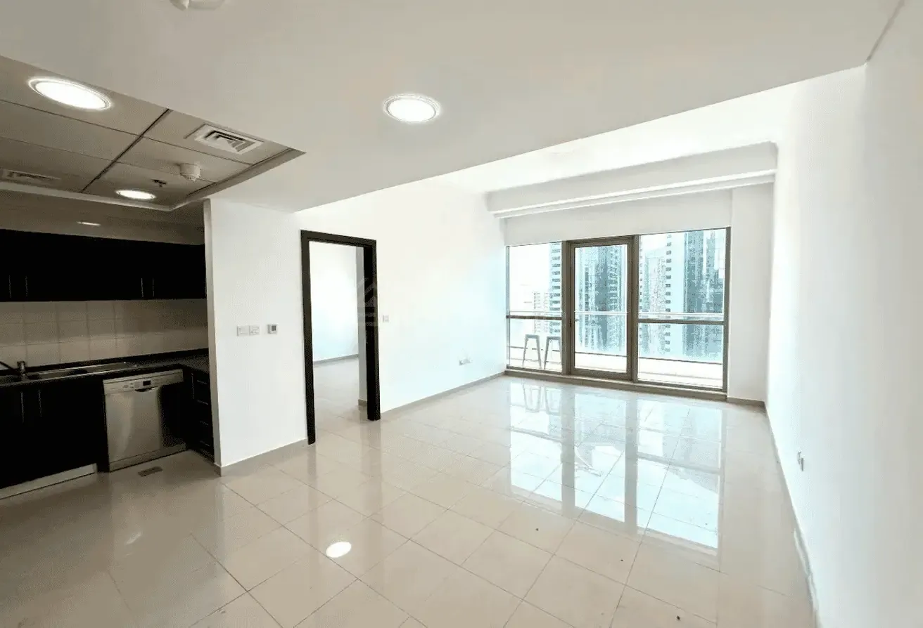 1 BR | Tenanted | Spacious | Skyline View