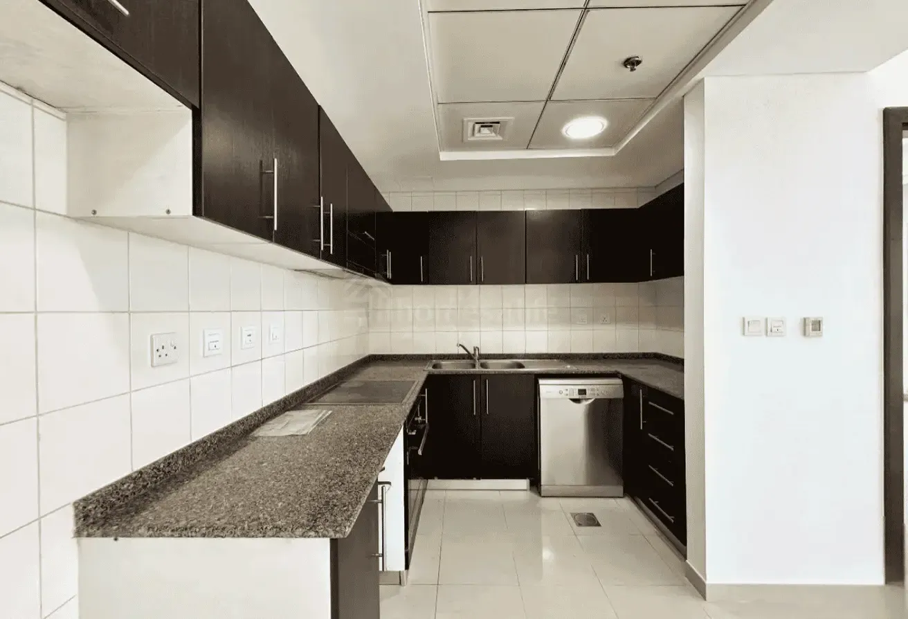 1 BR | Tenanted | Spacious | Skyline View