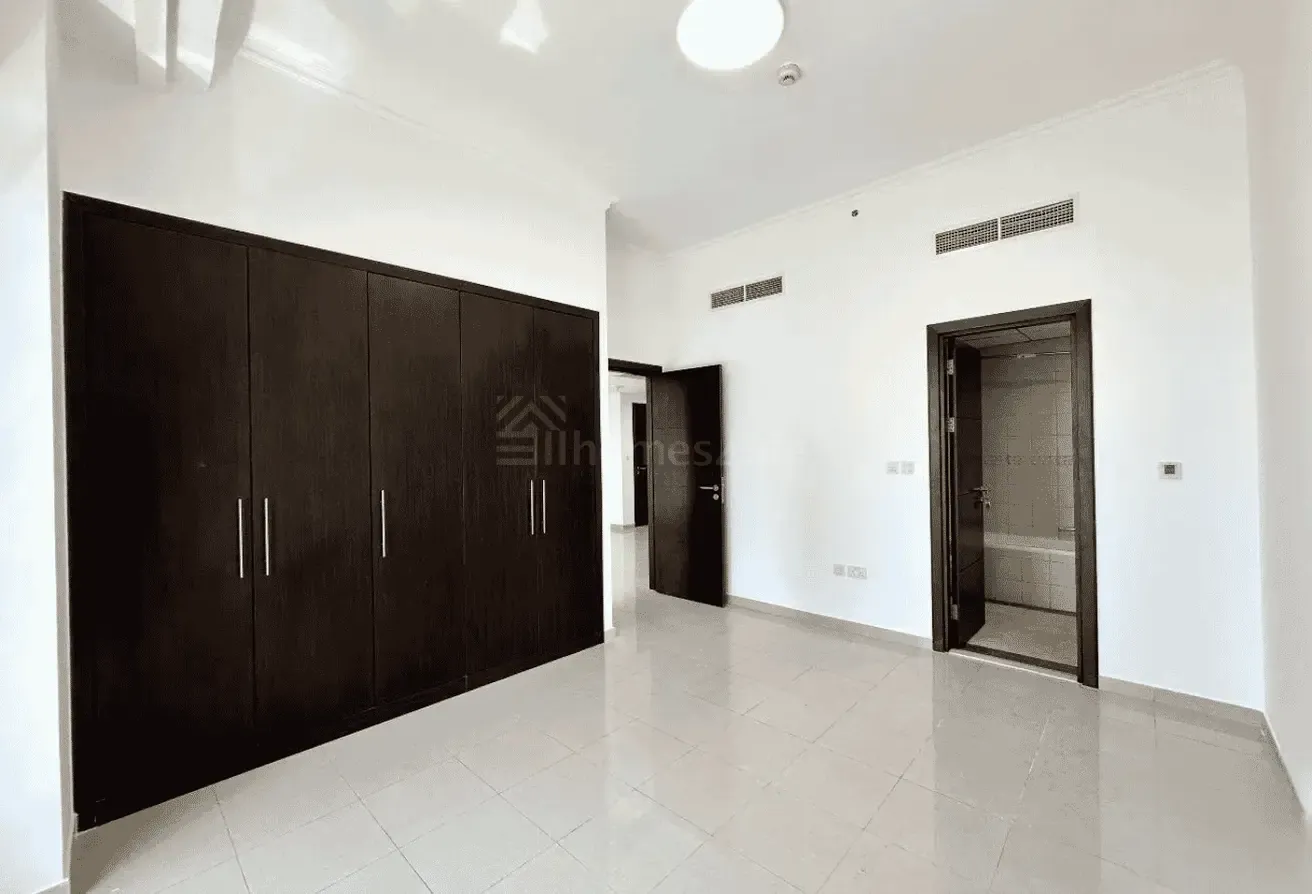 1 BR | Tenanted | Spacious | Skyline View