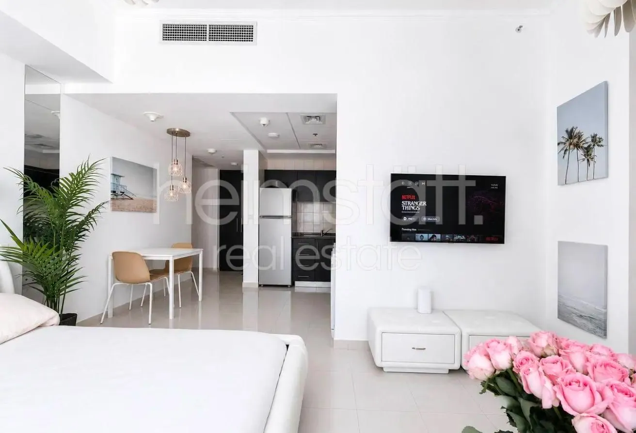 Furnished | Marina Views | Bright Modern Lay out