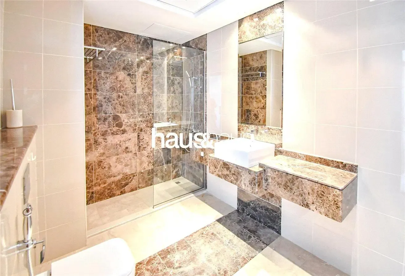 Rare 5 Bed Duplex | Full Marina View | Now Vacant