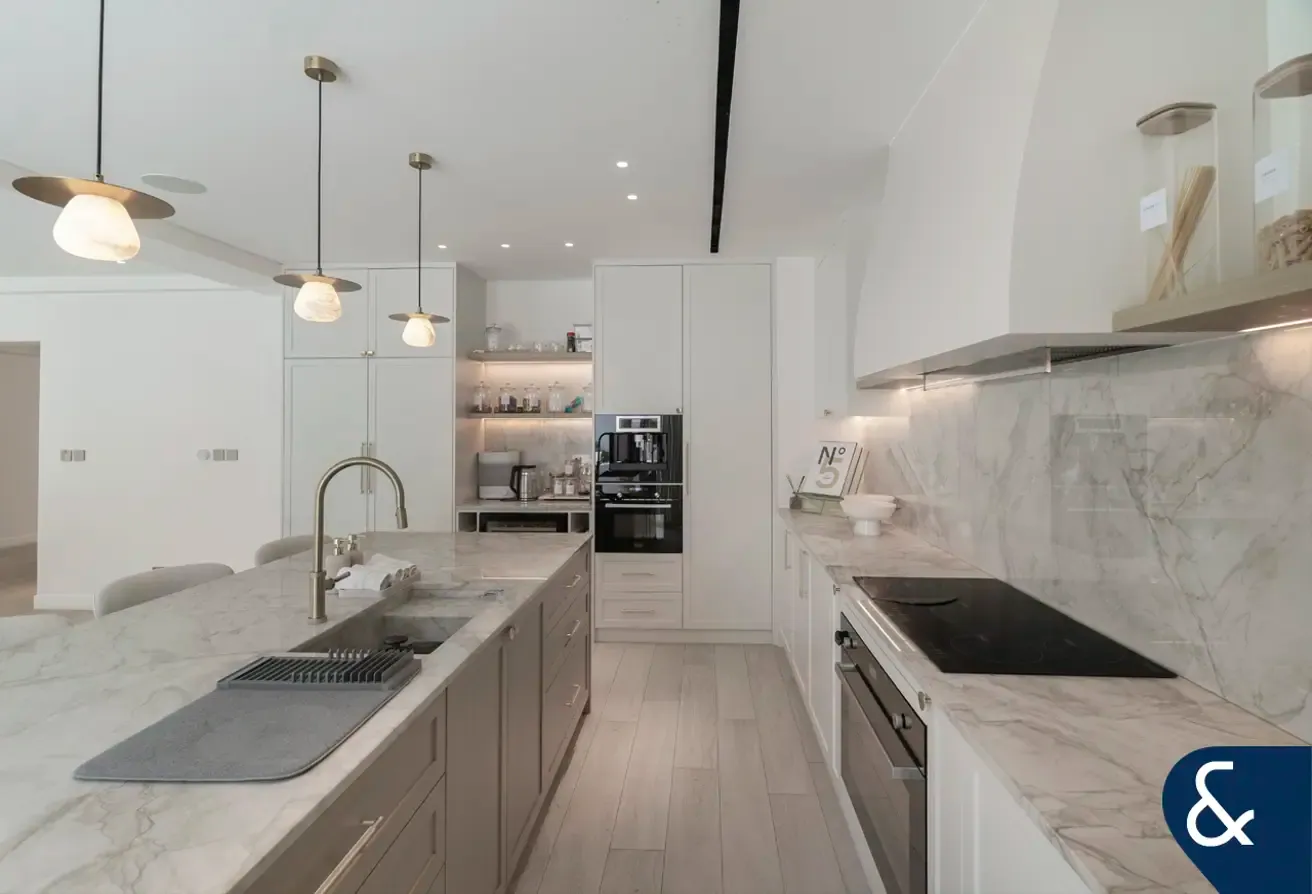5 Bedrooms | Extended | Luxury Living