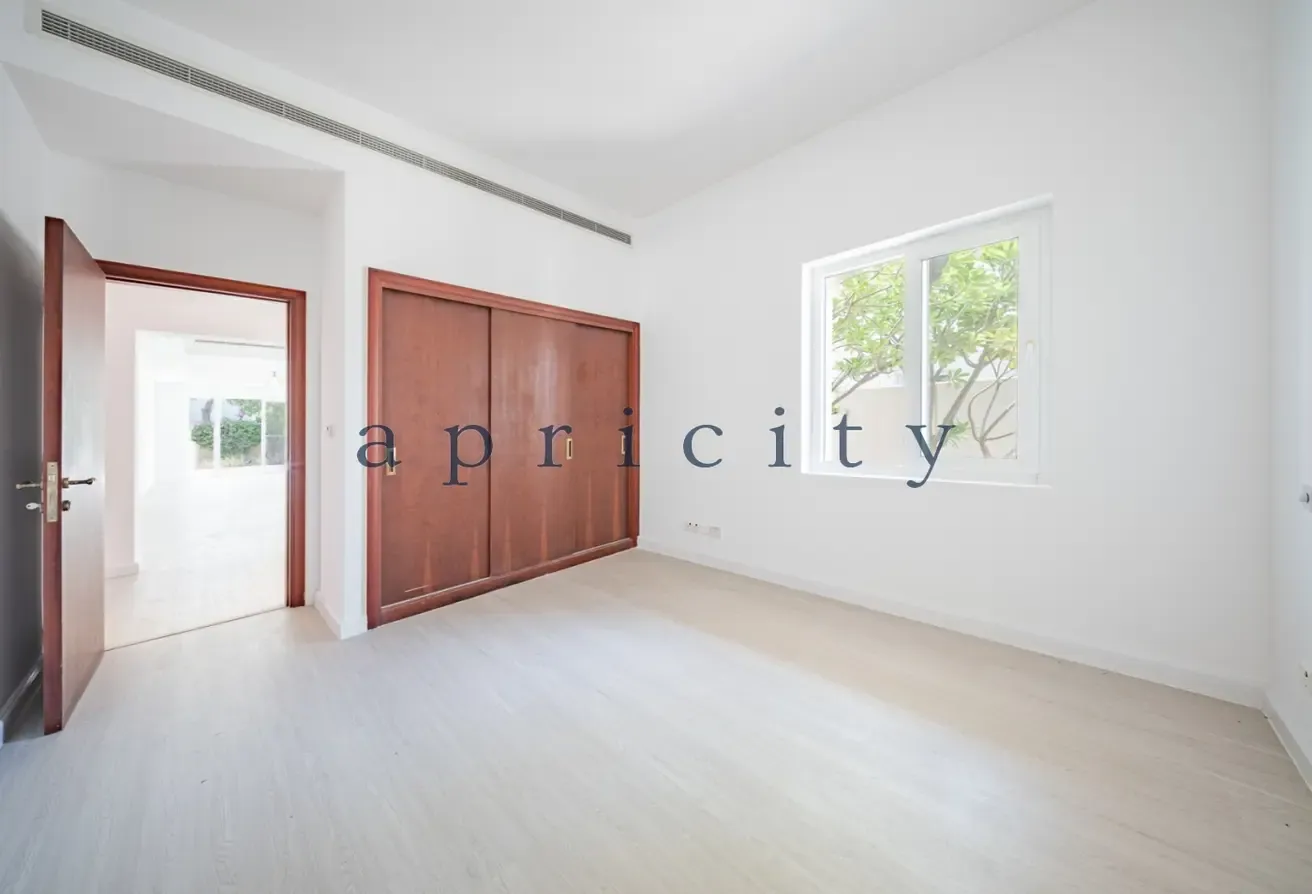 Great Location | Vacant | Renovation Opportunity