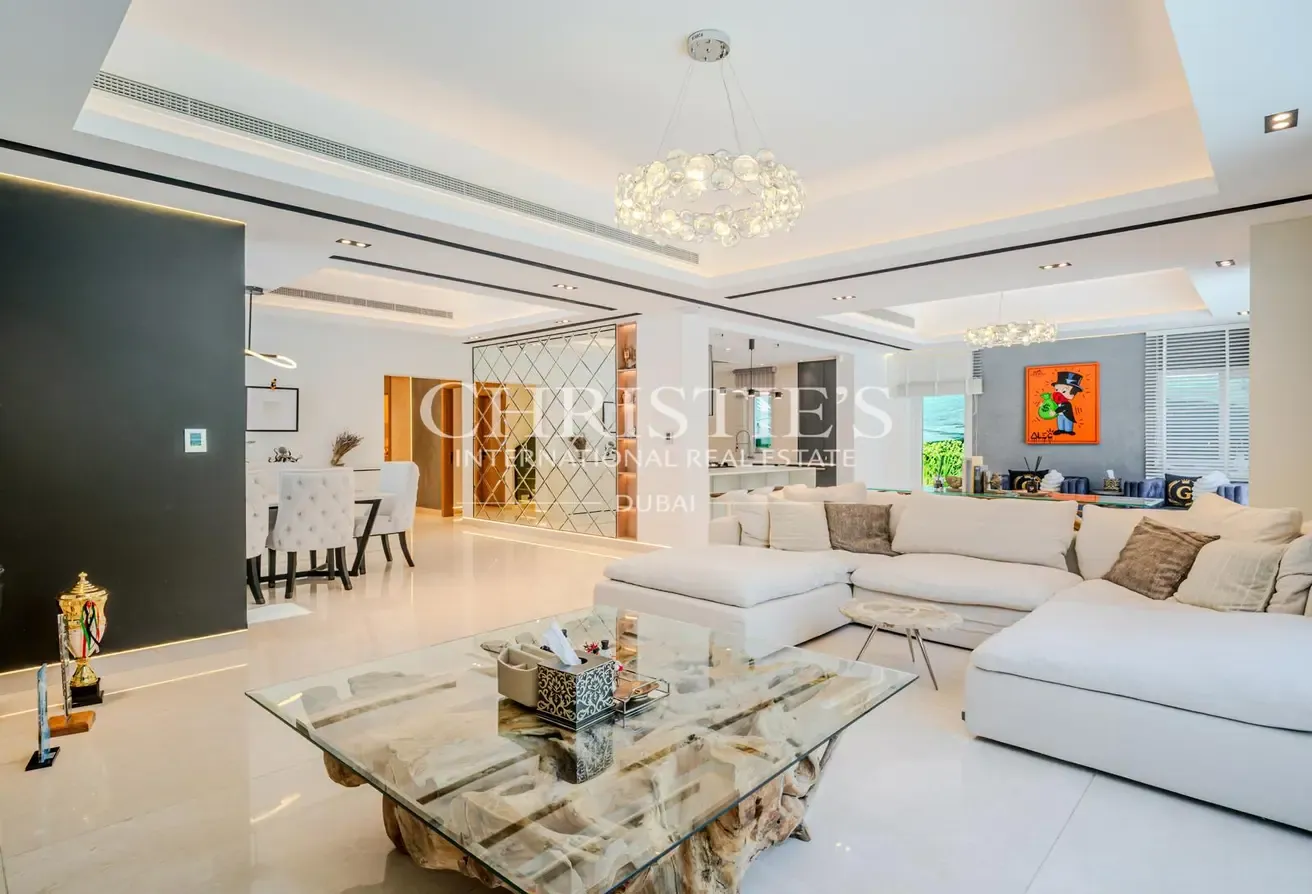 Largest Plot | Spacious 5-Bed Villa | Upgraded