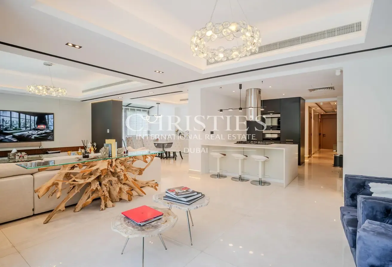 Largest Plot | Spacious 5-Bed Villa | Upgraded