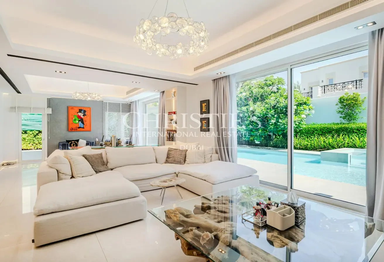 Largest Plot | Spacious 5-Bed Villa | Upgraded