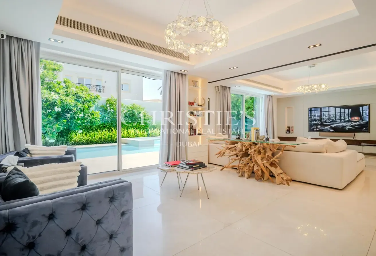 Largest Plot | Spacious 5-Bed Villa | Upgraded