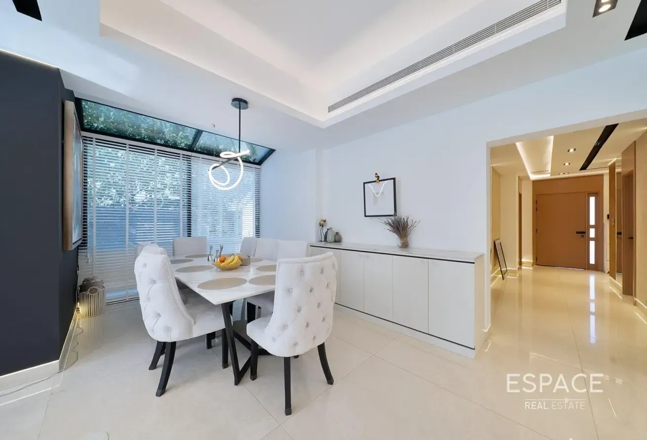 Huge Plot | Turnkey | Private Pool