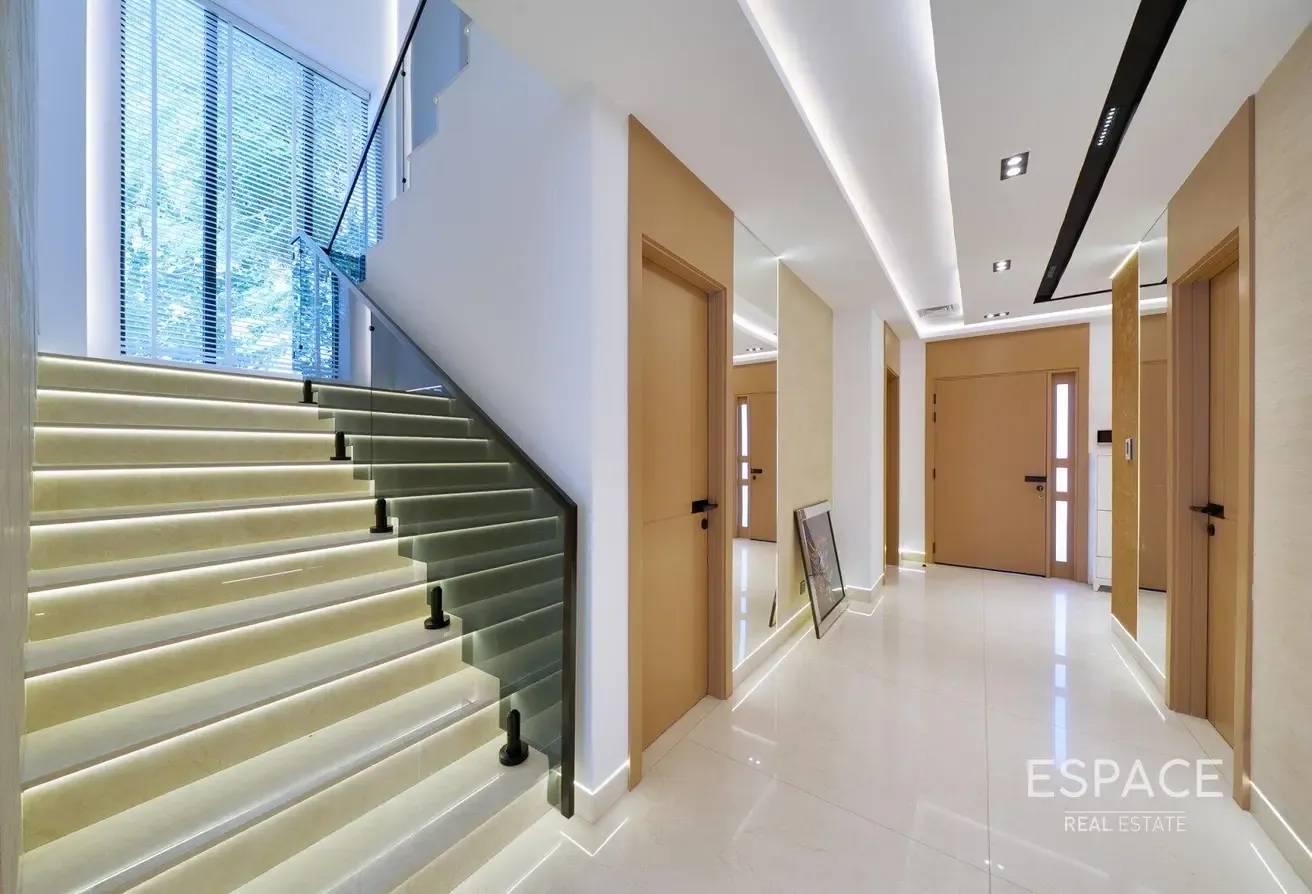 Huge Plot | Turnkey | Private Pool