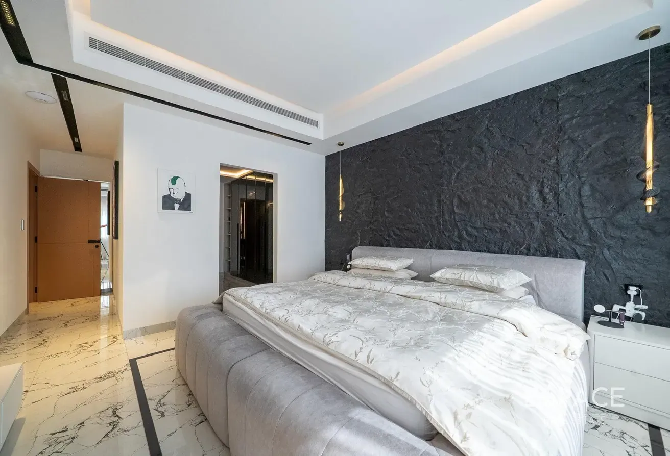 Huge Plot | Turnkey | Private Pool