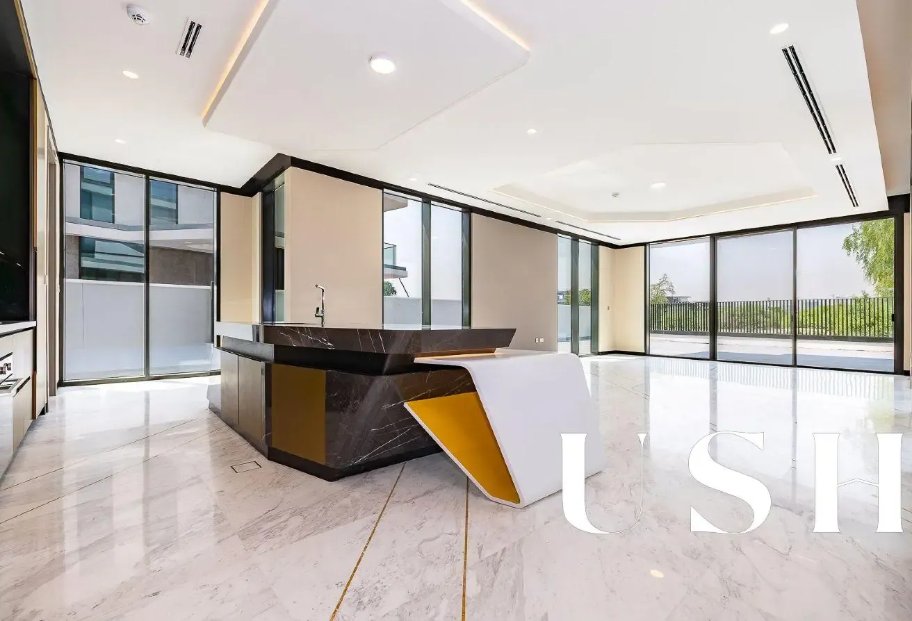 Majestic vista |Golf Course View| Basement parking