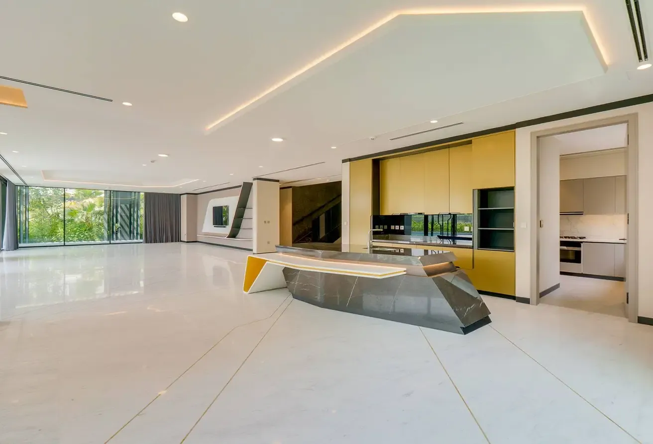 Best Golf Views | Landscaped/Pool| 6 Bed+2 Maid