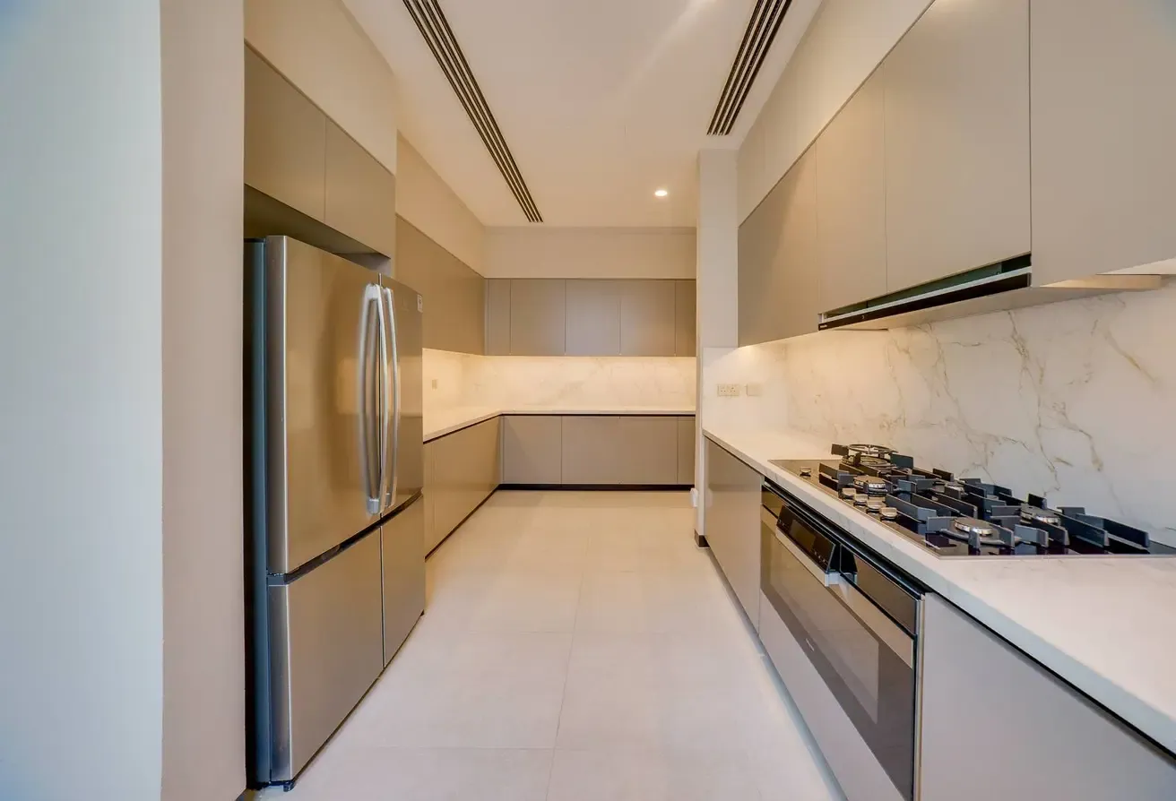 Best Golf Views | Landscaped/Pool| 6 Bed+2 Maid