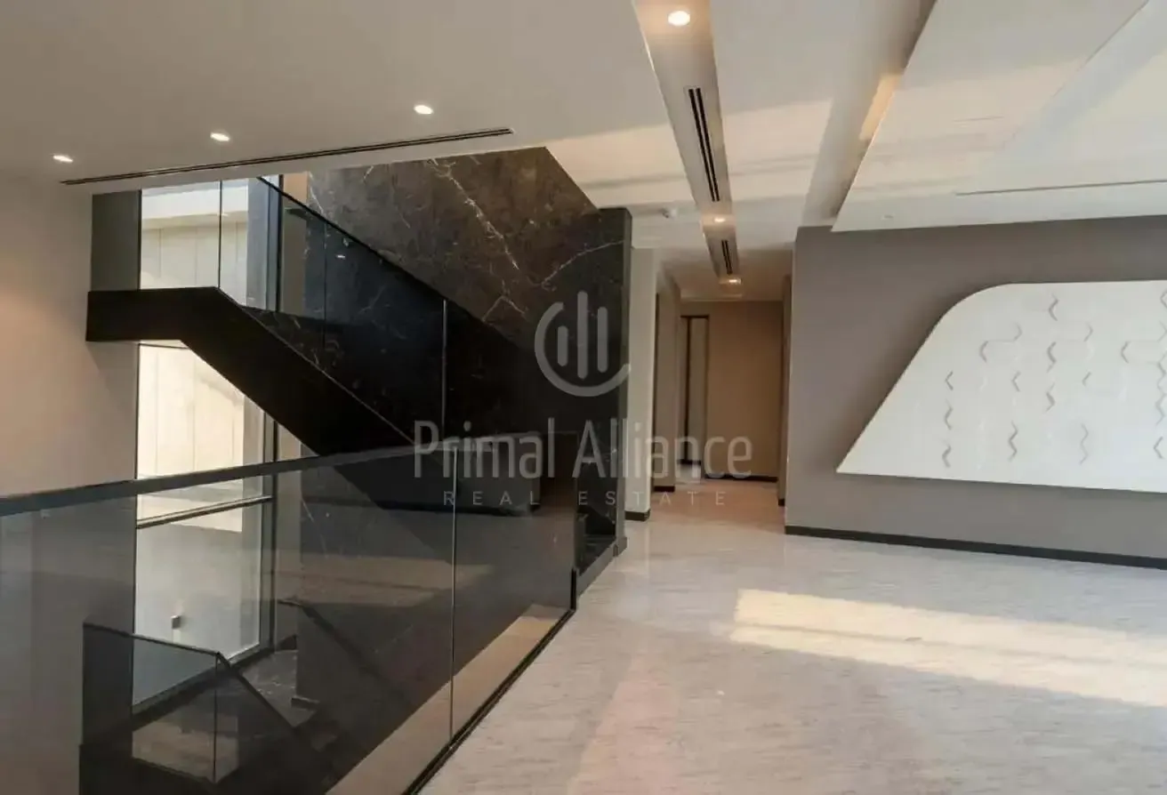 Golf Course | Vacant | Luxurious 6BR