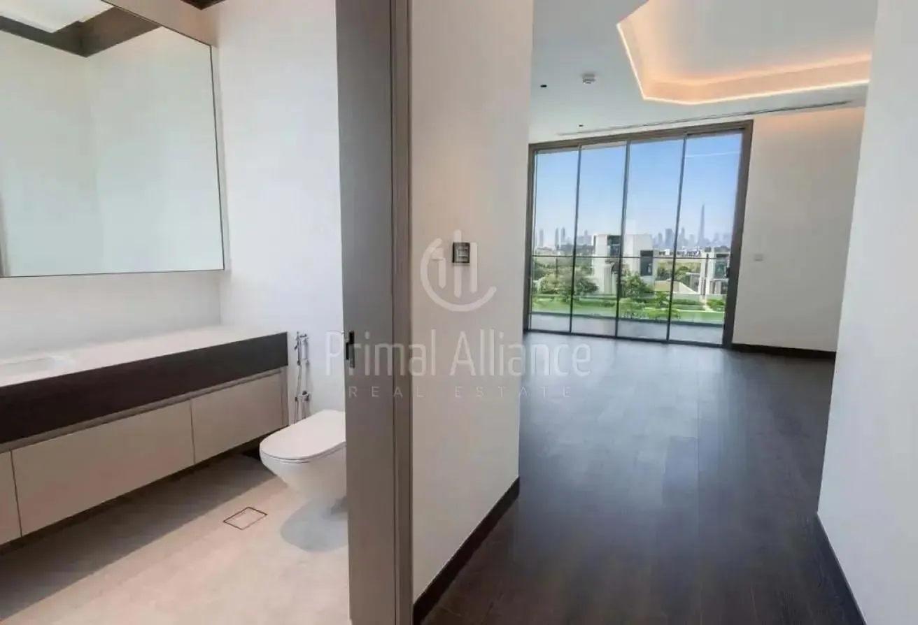 Golf Course | Vacant | Luxurious 6BR