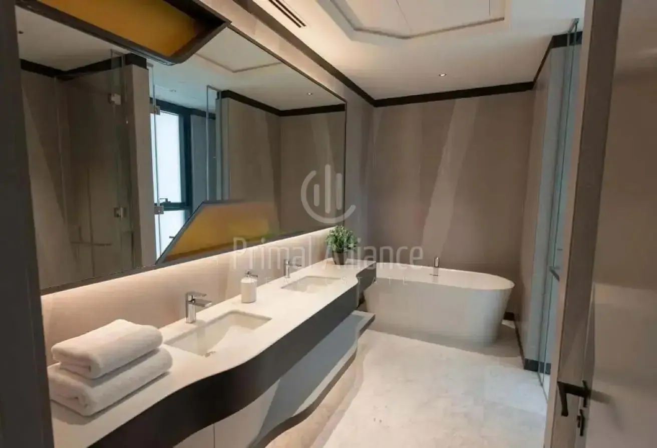 Golf Course | Vacant | Luxurious 6BR