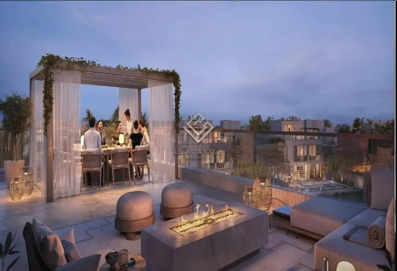 Lagoon Facing | Huge Plot | Luxury Living