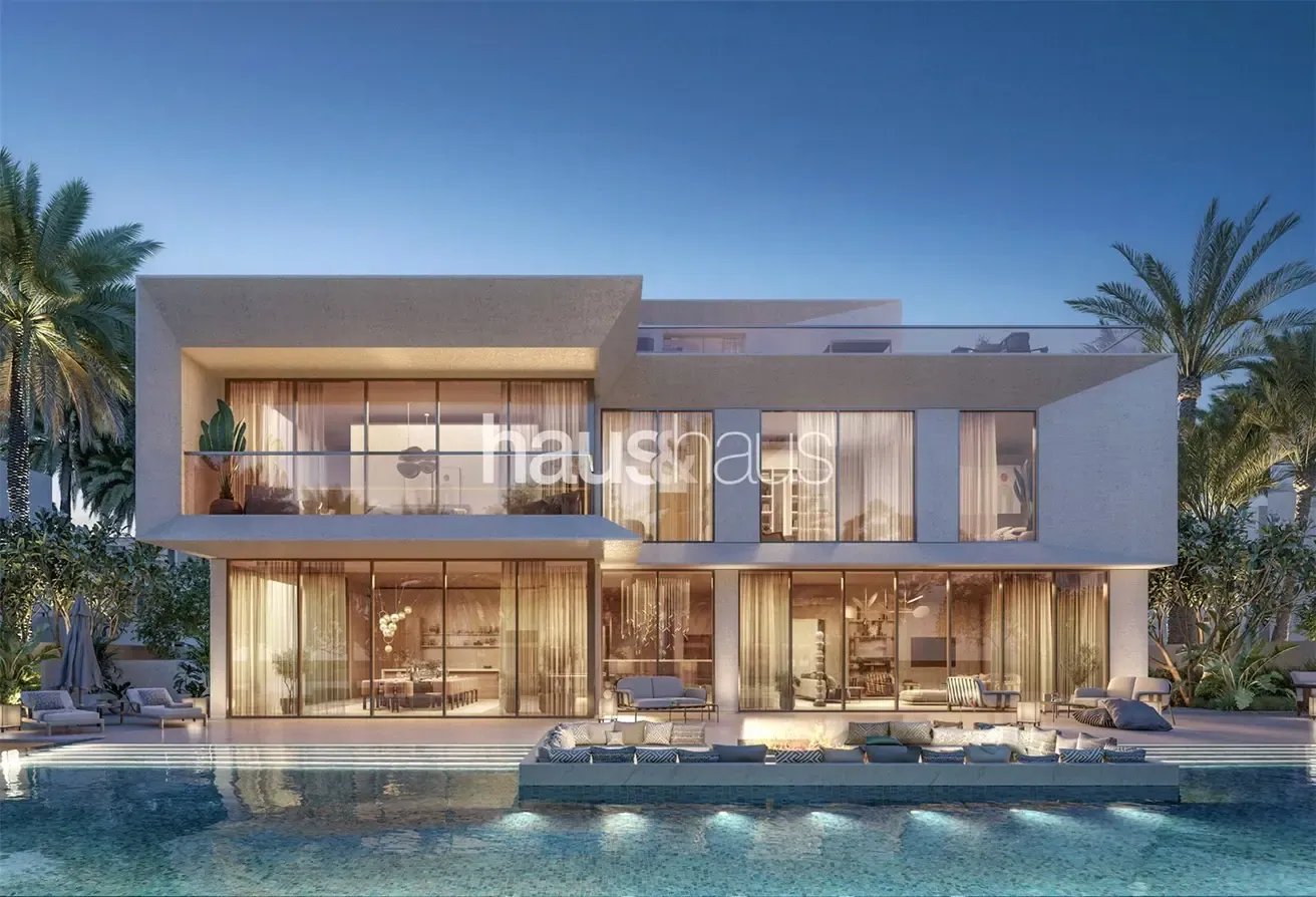 Exclusive | 6 Bedroom on the Water