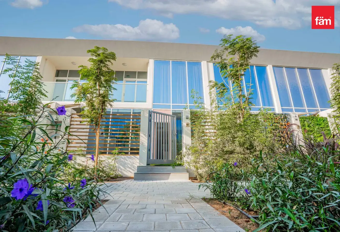 2 Bedrooms | Maid Room | 2 Parkings