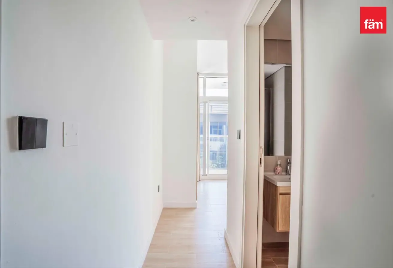 2  Bedrooms | Maid Room | 2 Parkings