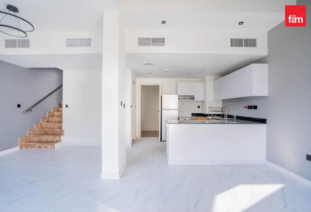 2  Bedrooms | Maid Room | 2 Parkings