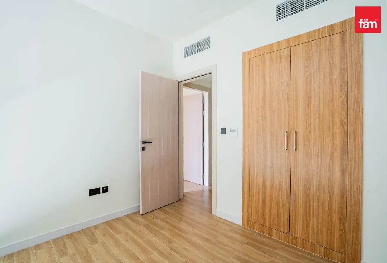 2  Bedrooms | Maid Room | 2 Parkings
