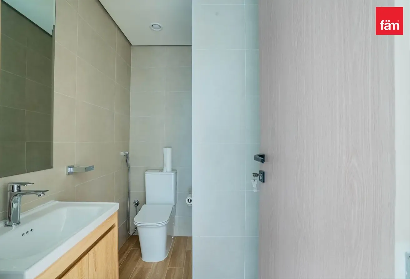 2  Bedrooms | Maid Room | 2 Parkings