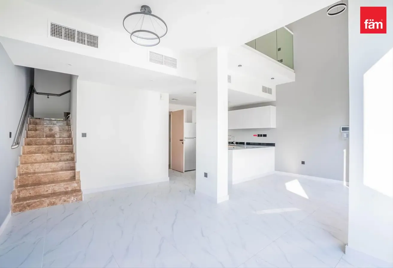 2  Bedrooms | Maid Room | 2 Parkings