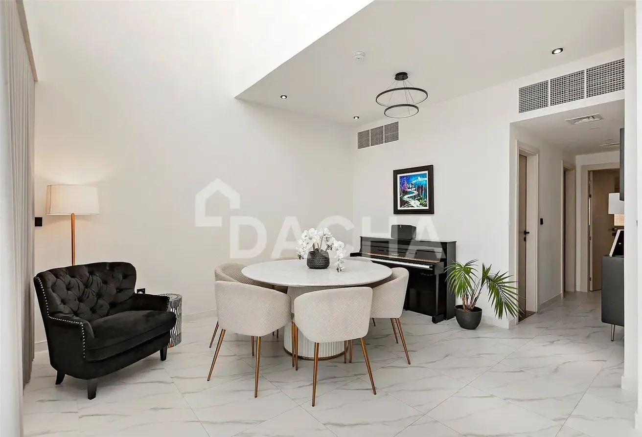 Corner Unit | Closed Kitchen | Fully Upgraded