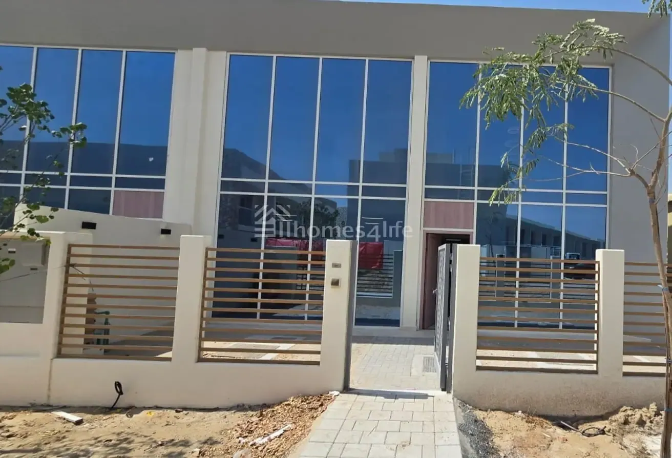 Investor Deal | Corner Unit | L-Shaped Garden