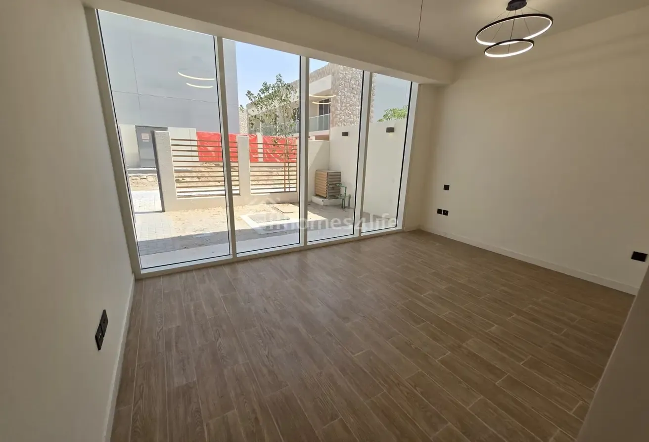Investor Deal | Corner Unit | L-Shaped Garden