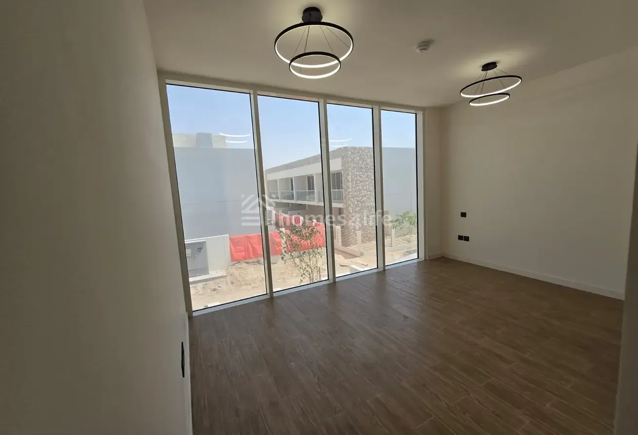 Investor Deal | Corner Unit | L-Shaped Garden