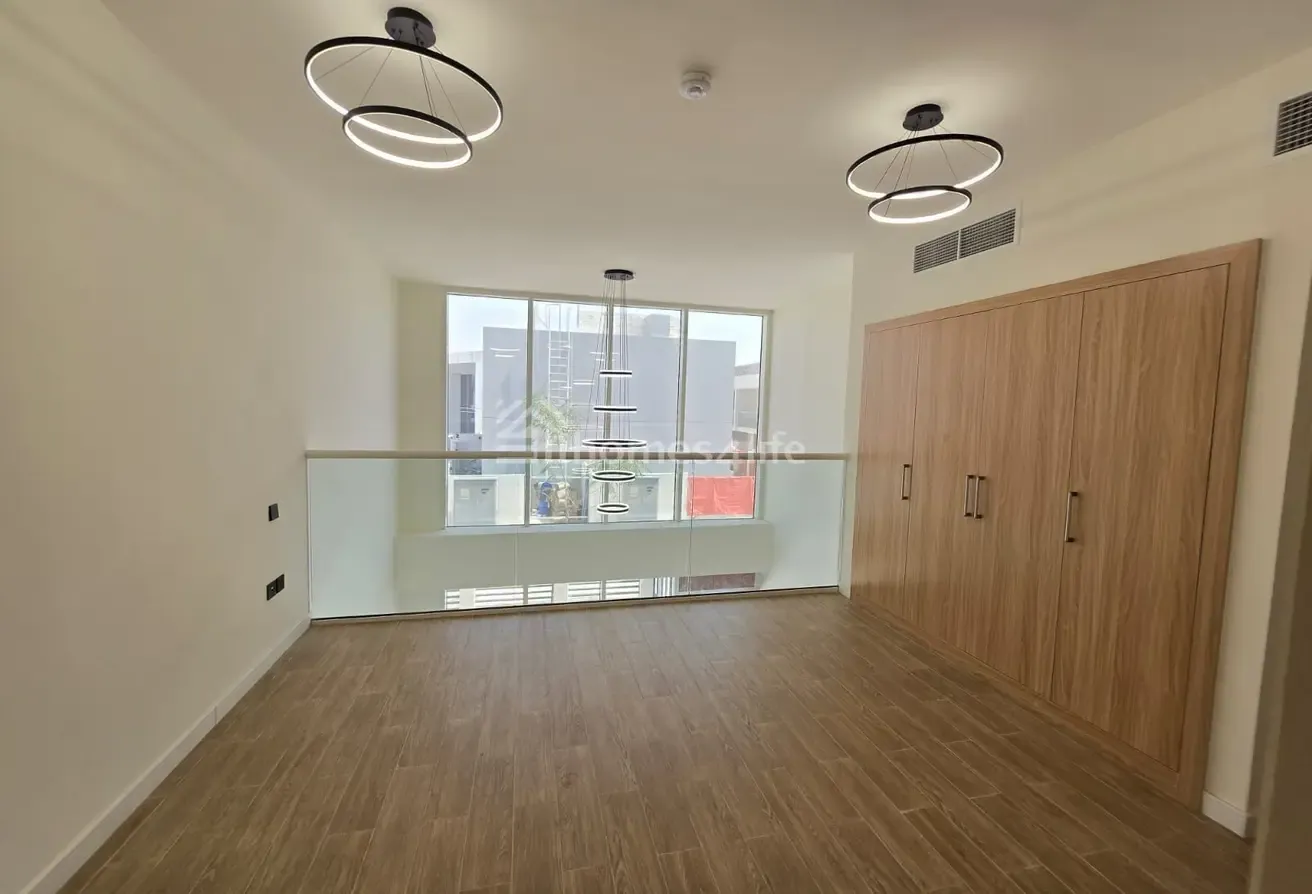 Investor Deal | Corner Unit | L-Shaped Garden