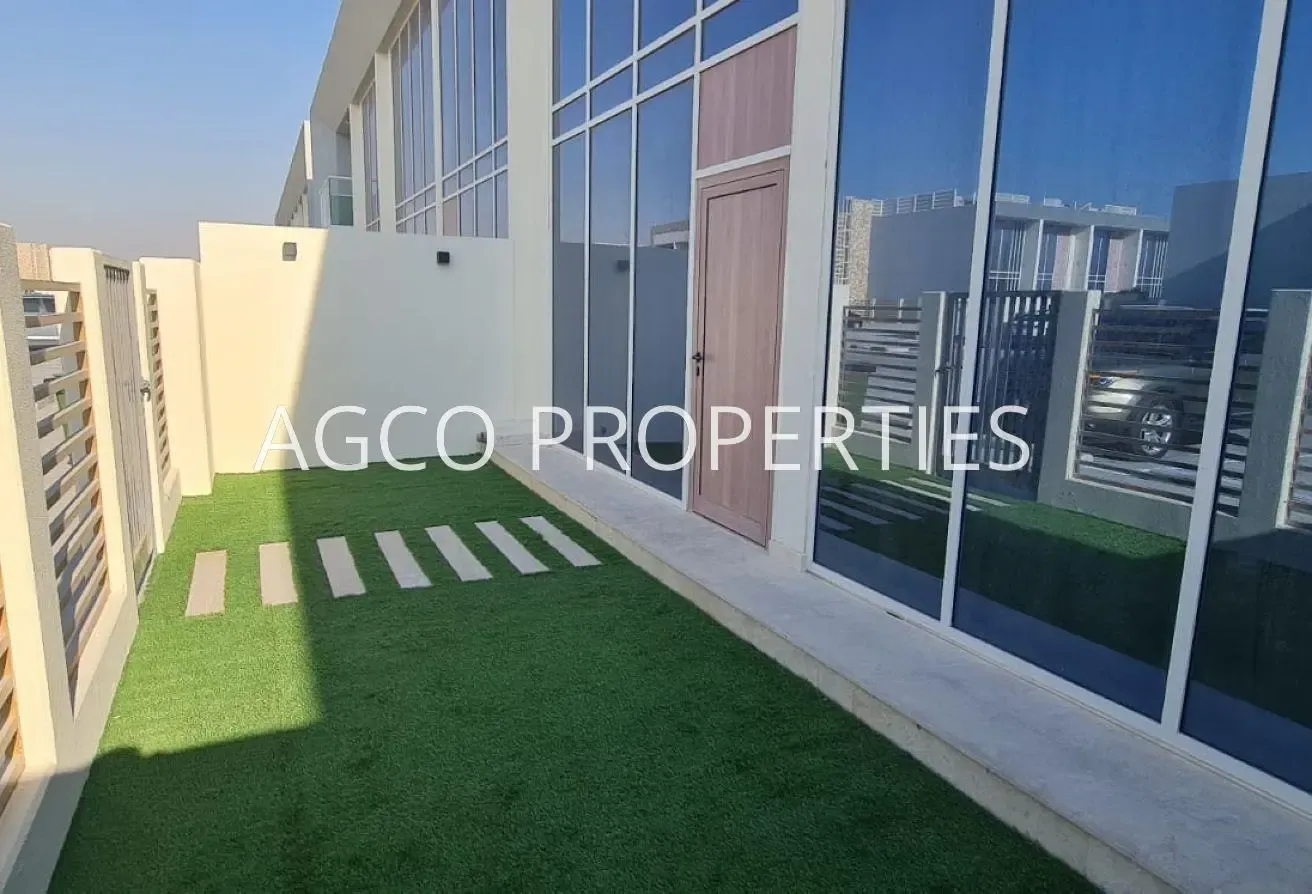 Vacant | 3 bed townhouse | Prime location
