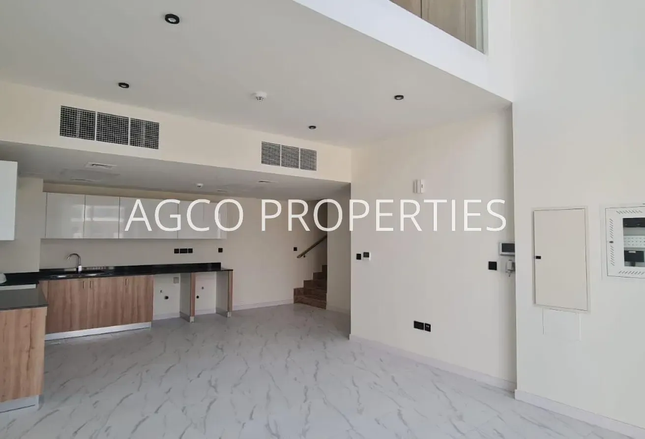 Vacant | 3 bed townhouse | Prime location