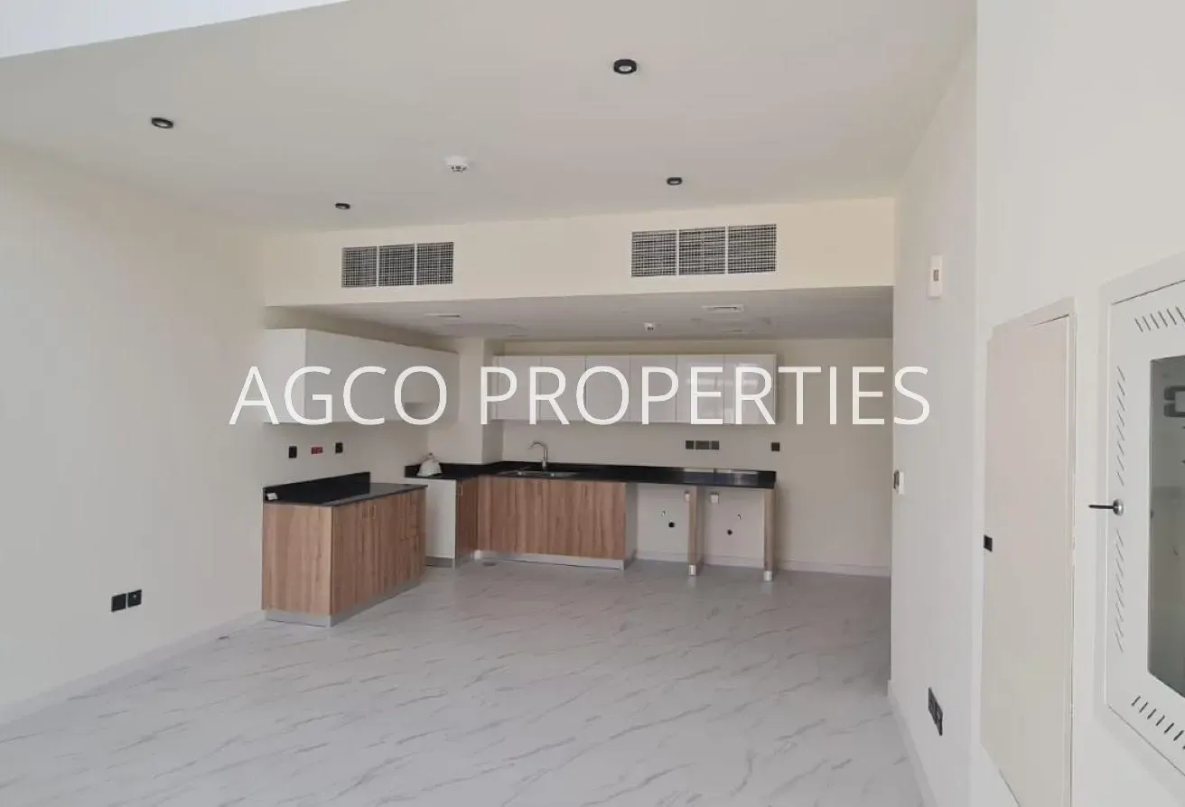 Vacant | 3 bed townhouse | Prime location