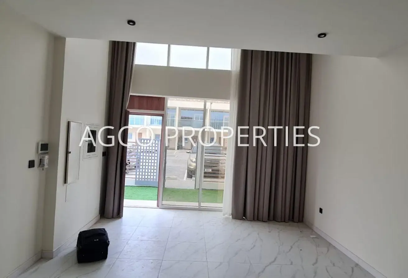 Vacant | 3 bed townhouse | Prime location