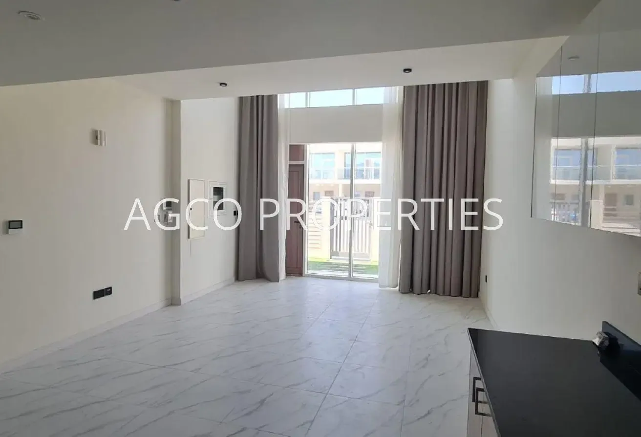 Vacant | 3 bed townhouse | Prime location