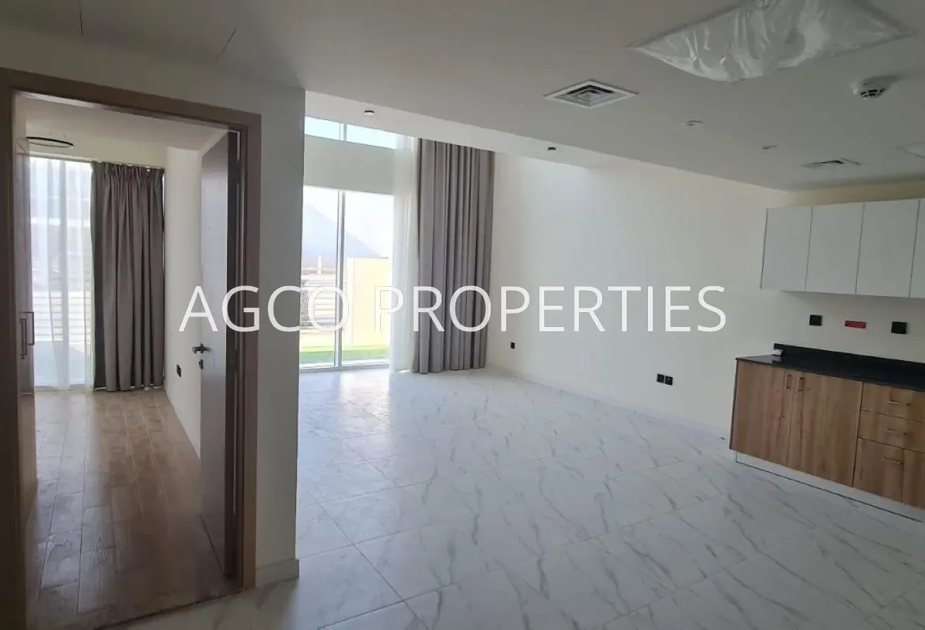 Vacant | 3 bed townhouse | Prime location