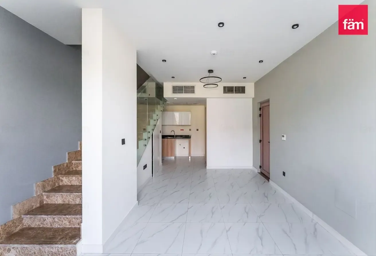 Corner Unit | Large Layout | Closed Loft