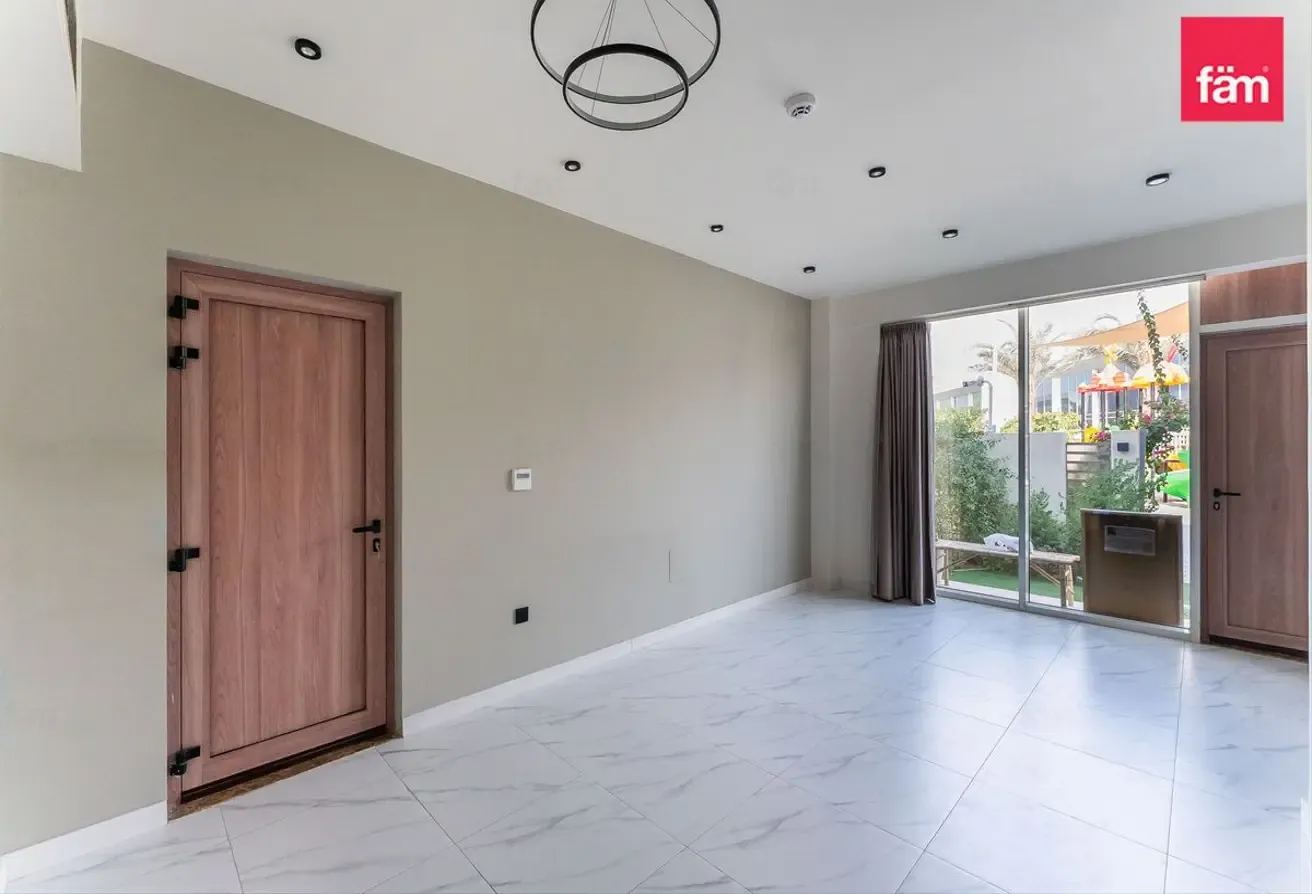 Corner Unit | Large Layout | Closed Loft