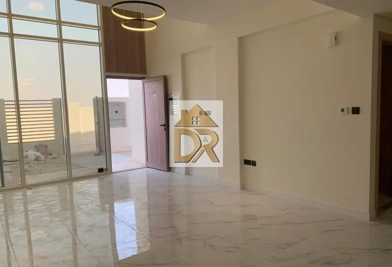 Bright and Spacious-Corner Unit-Near Amenities