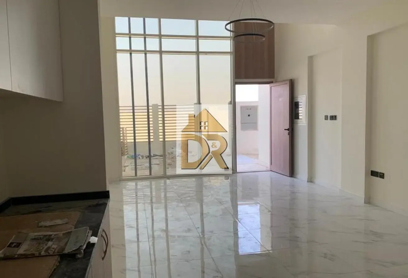 Bright and Spacious-Corner Unit-Near Amenities