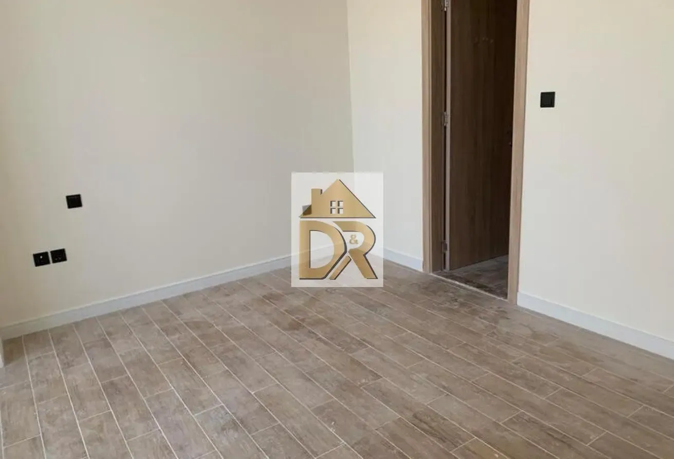 Bright and Spacious-Corner Unit-Near Amenities